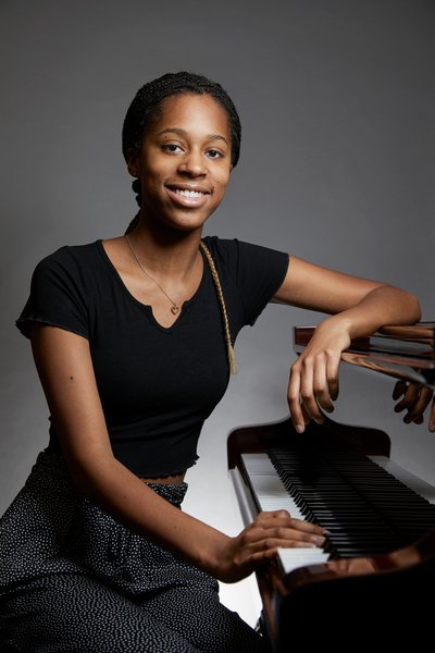 This is a picture of Jeneba Kanneh-Mason