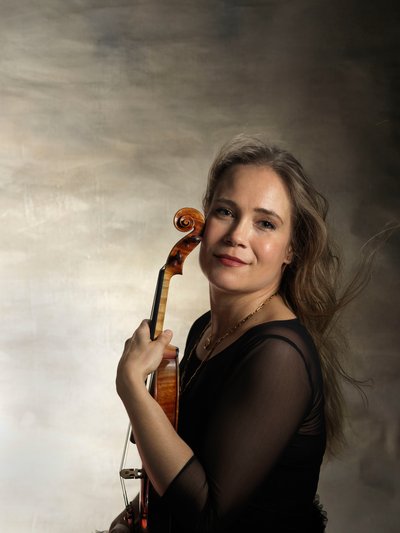This is a picture of Leila Josefowicz